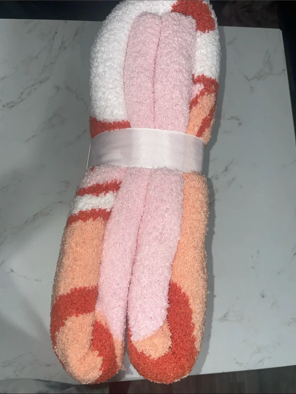 Disney Minnie Mouse Feather Knit Throw in White, Pink, Peach & Coral
